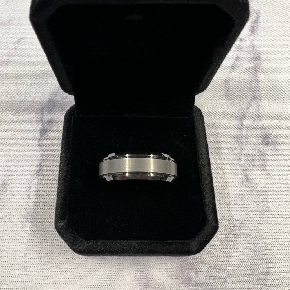 Men's Silver and Black Ring